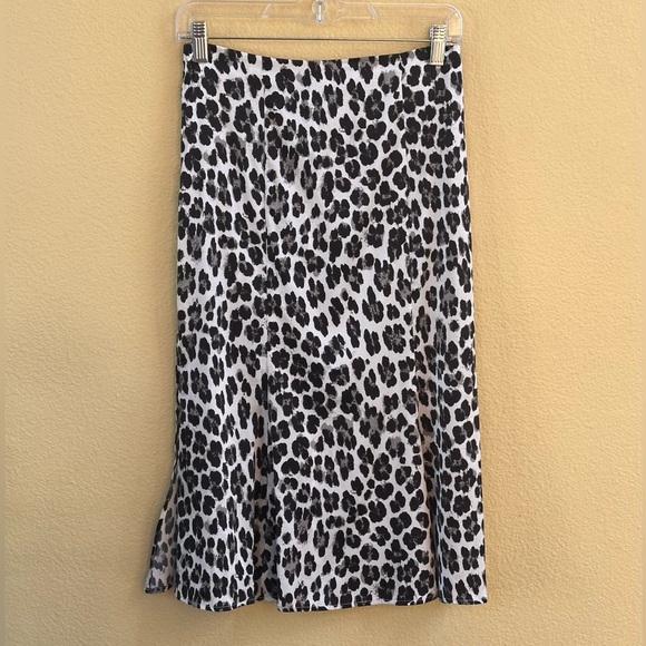 Caroline Constas Silk Blend Animal Print Midi Skirt With Side Slits Small EUC! - Picture 7 of 13